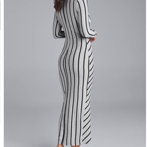 πFirm price π Absolutely gorgeous Maxi dress Knot in front Front size 3X NWT - Picture 3 of 9